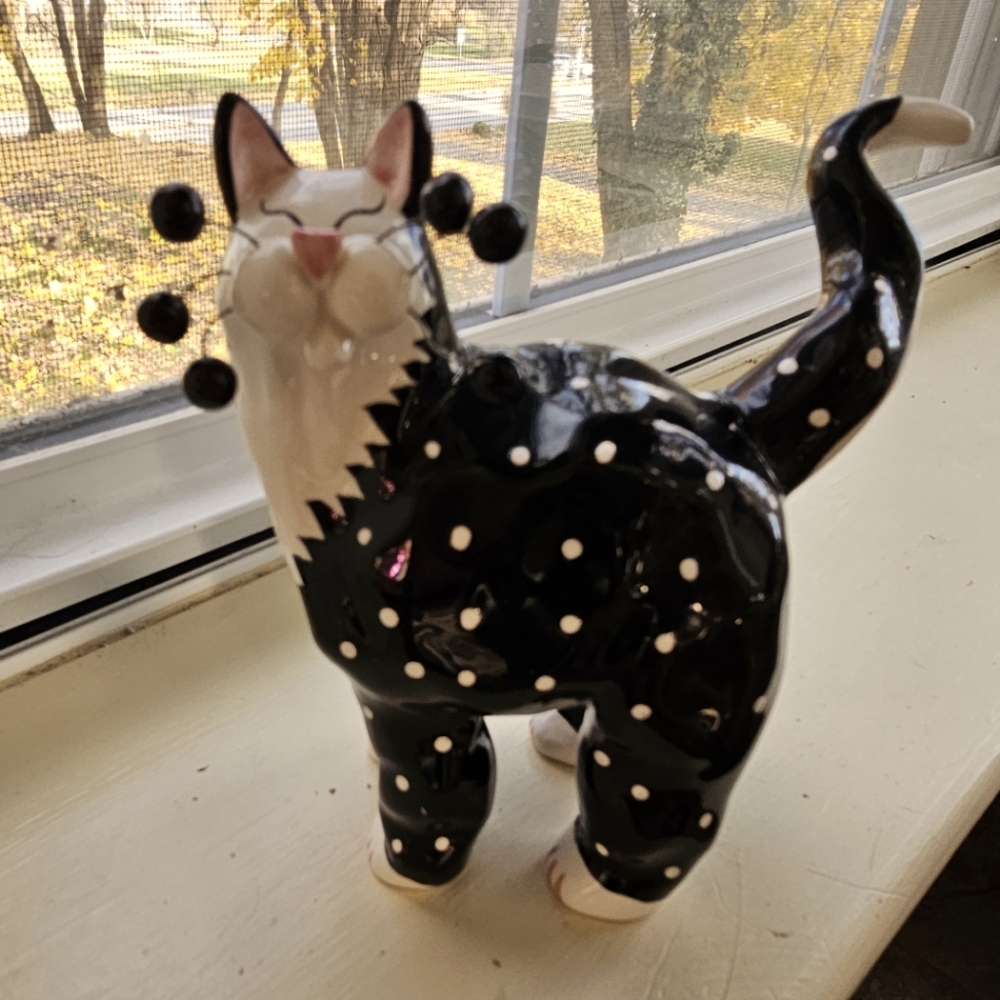 Annaco Creations cat figurine